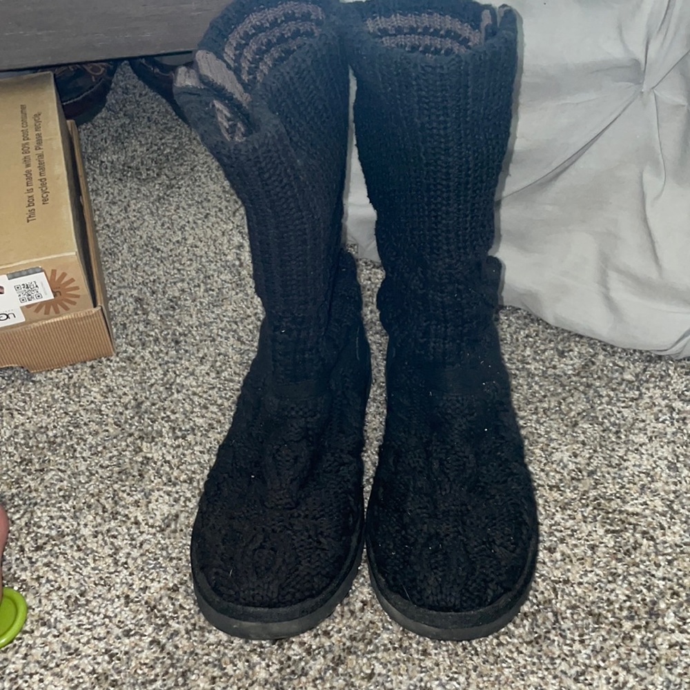 Ugg Leland cable boots. GUC